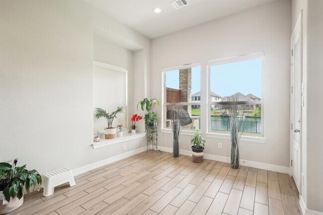 Building Photo - 29446 Westhope Dr