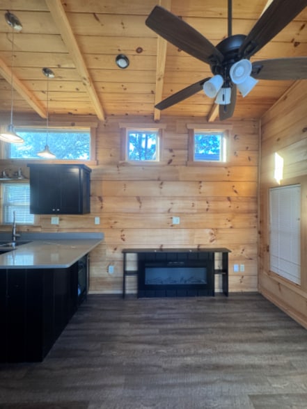 Building Photo - 2 Tiny Home Cir
