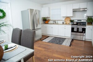 Building Photo - 219 N San Horacio Ave