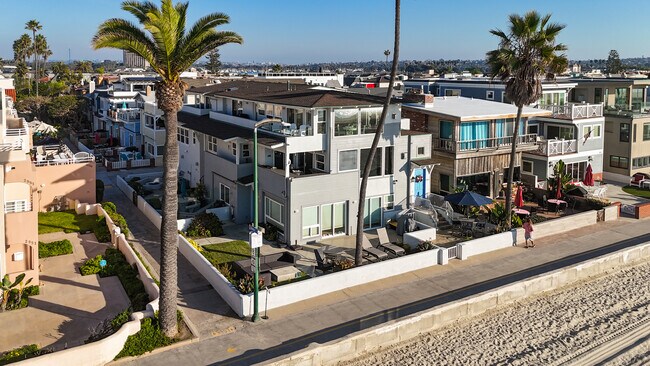 Building Photo - 2949 Ocean Front Walk
