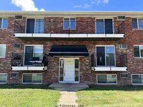 Building Photo - Warren Park 2 Bedroom Apartment w/Balcony