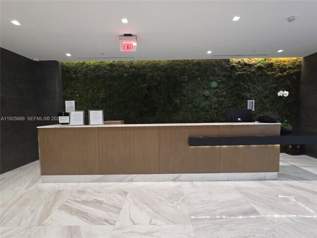 Building Photo - 400 Sunny Isles Blvd