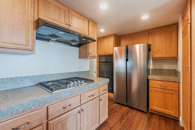 Building Photo - 86 Cottonwood Cir