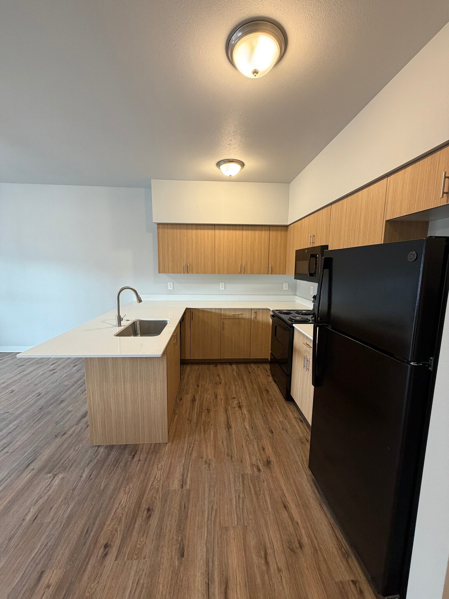 Building Photo - 8001 Oneil Rd NE