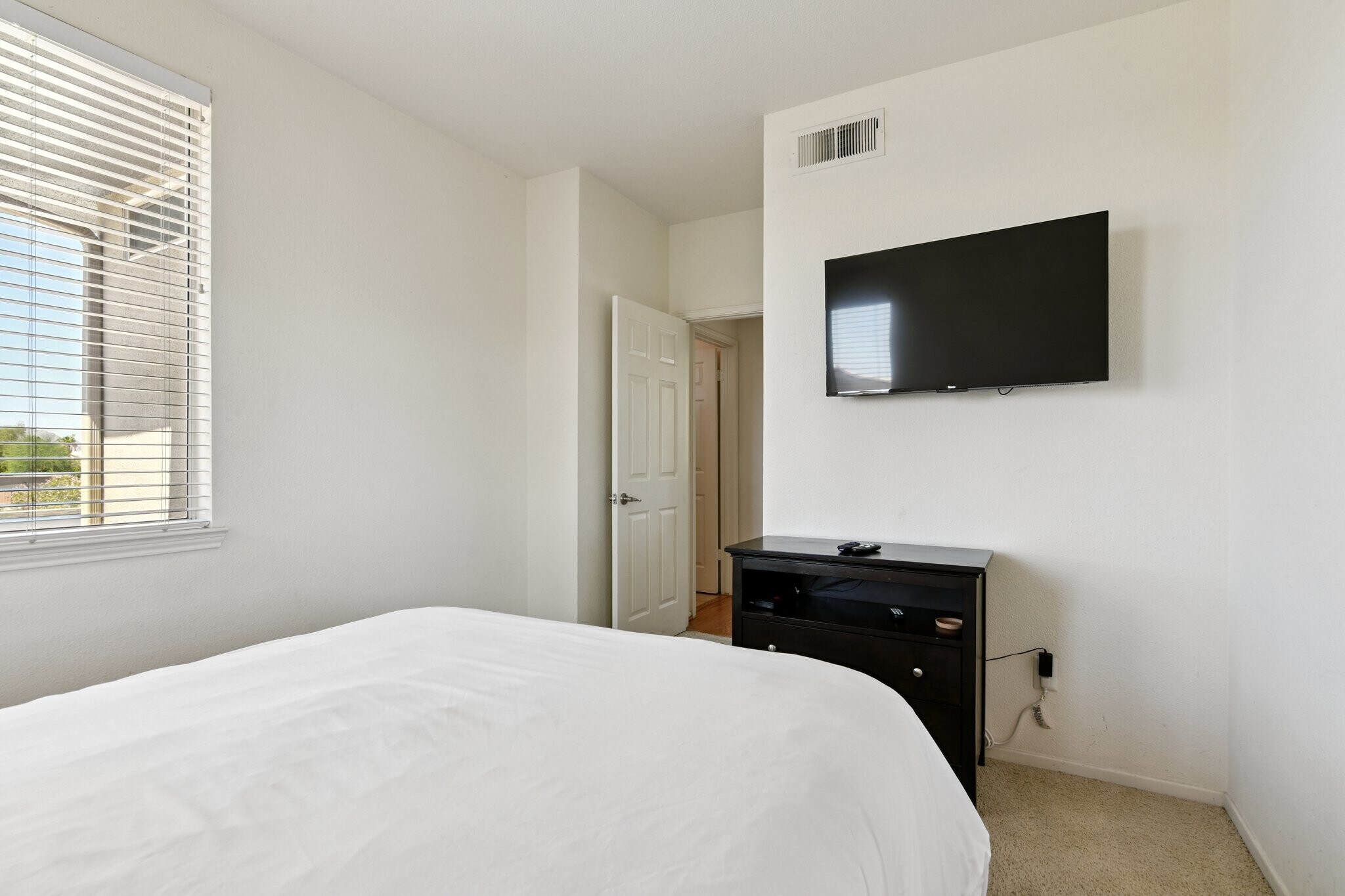 Building Photo - 7009 E Acoma Dr