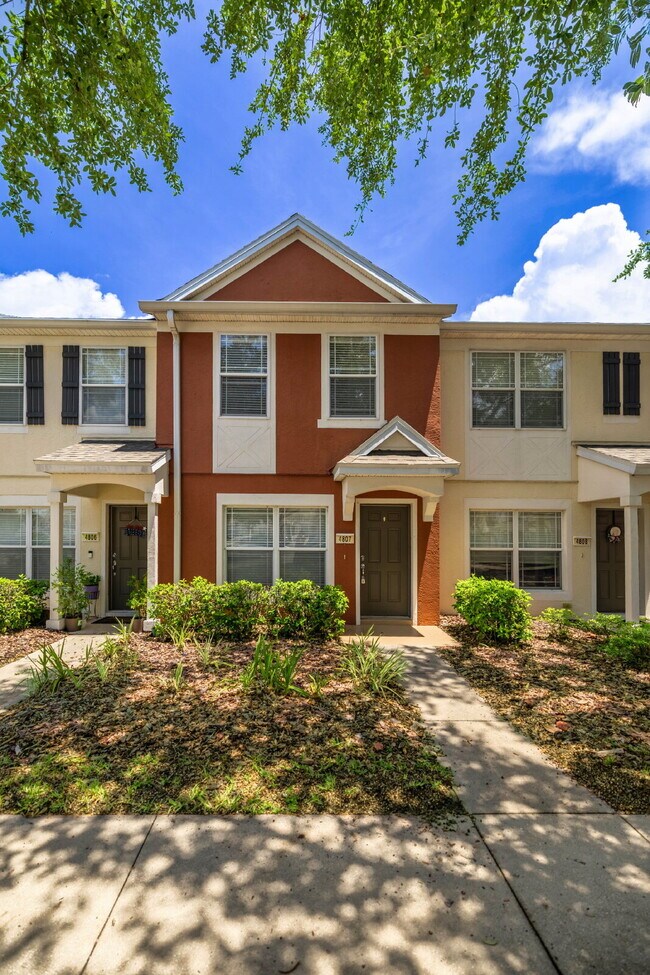 Building Photo - **  MAINTENANCE FREE TOWNHOME **2 BD 2.5 BATH