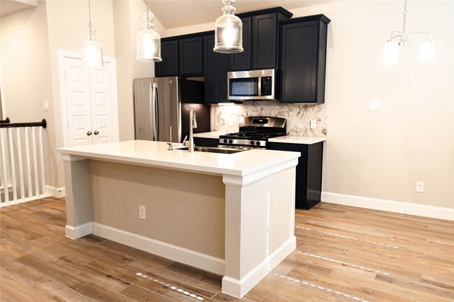 Building Photo - 3316 Vine Ter Trce