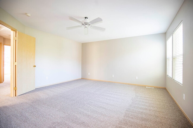 Building Photo - 34604 Cranberry Ct SE