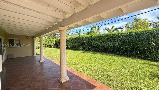 Building Photo - 8820 SW 43rd Terrace