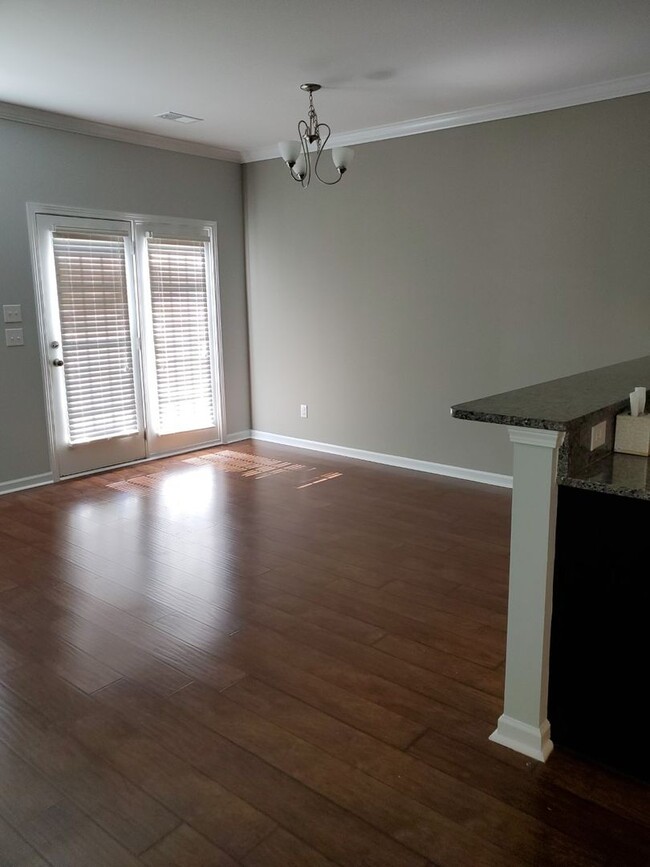 Building Photo - Beautiful 3 Bedroom 2.5 Bath Home Brooklan...