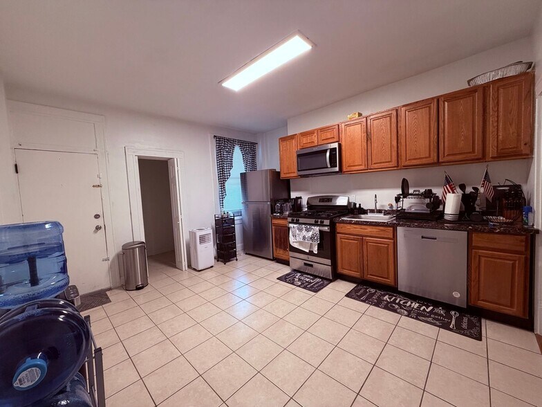 Building Photo - 2227 Penrose Ave
