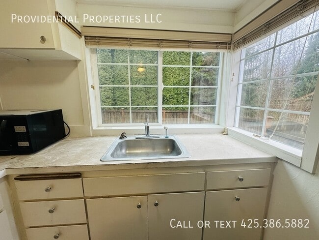 Building Photo - 20620 Larch Way