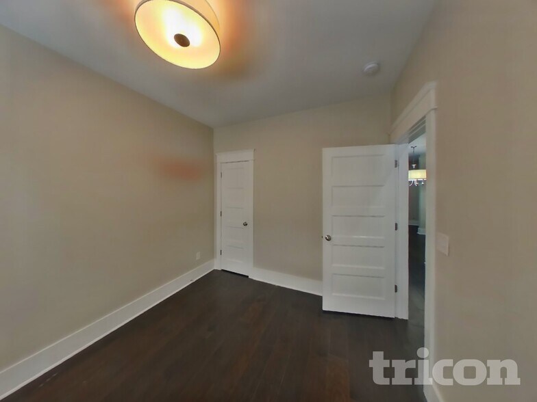 Building Photo - 1242 Hillwood Private Cove