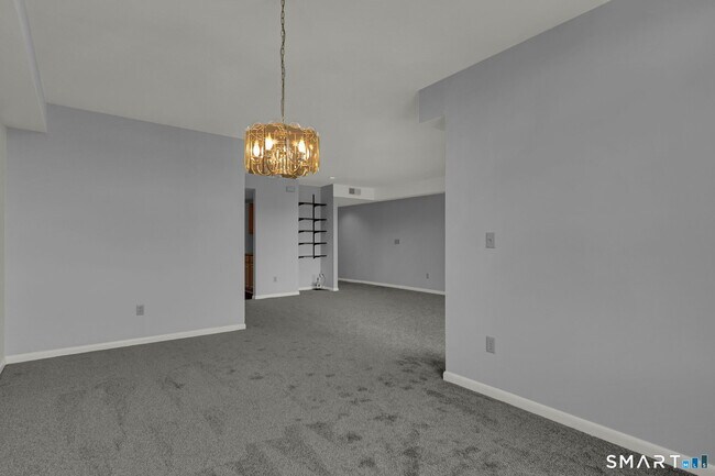 Building Photo - 1128 Windward Rd