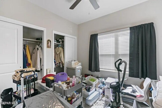 Building Photo - 930 Bicknor Pl