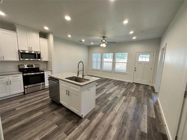 Building Photo - 1005 Dubois St