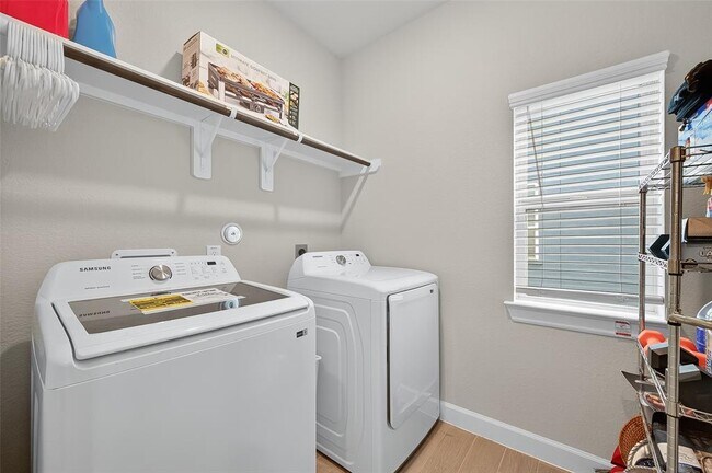 Building Photo - 2013 Kirby Landing Dr