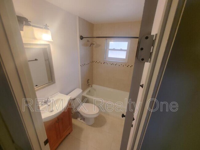 Building Photo - 3270 N Stirrup Dr