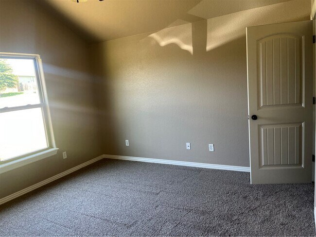 Building Photo - 3413 Knox Loop