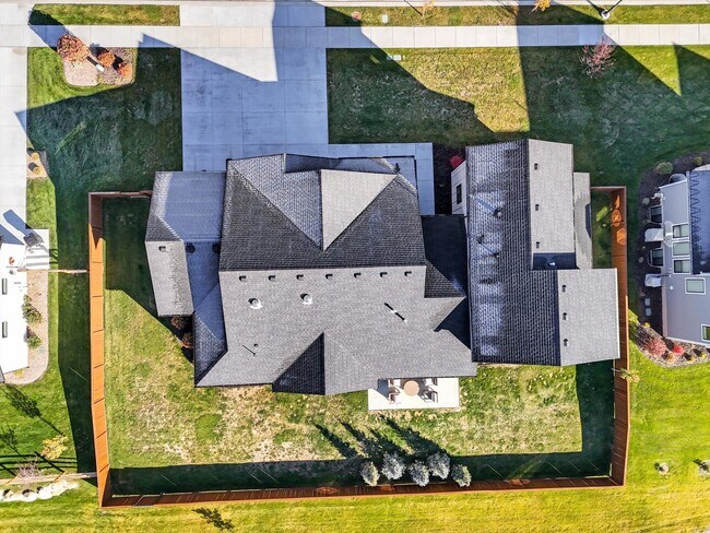 Building Photo - 296 E 230 N