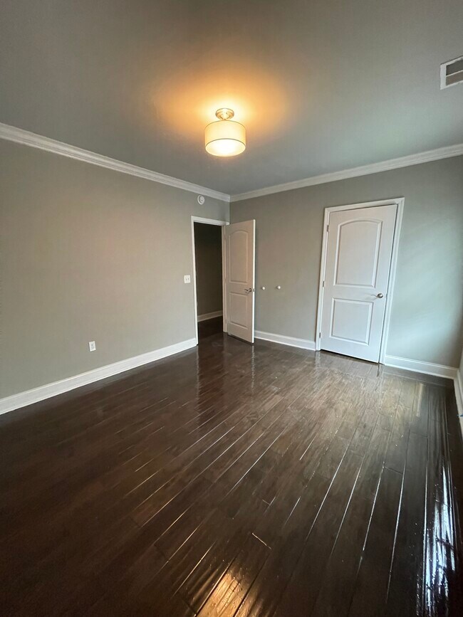 Building Photo - 1515 Chamberlain Ave