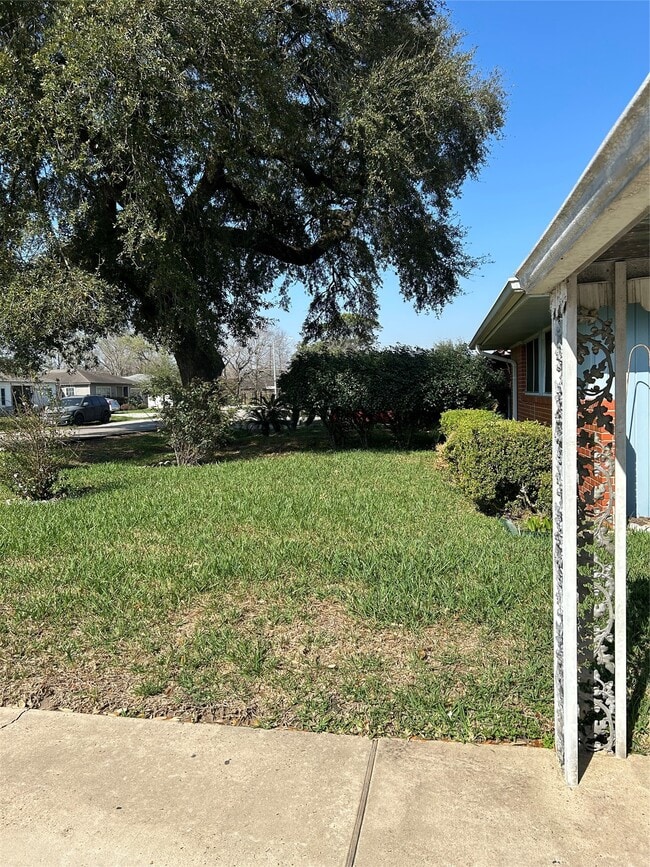 Building Photo - 3927 Faulkner St