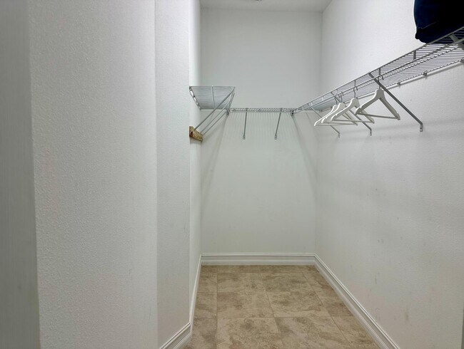Building Photo - 6112 NW Cullen Way