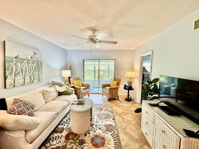 Building Photo - Fully Furnished 2 bedroom/ 2 bath with tranquil views in 55+ Community