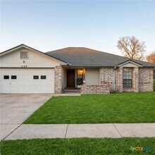 Building Photo - 1107 Tyler Dr
