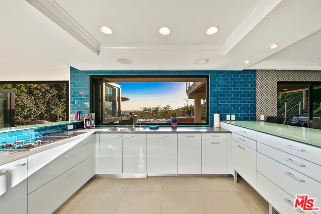 Building Photo - 2033 Hercules Dr