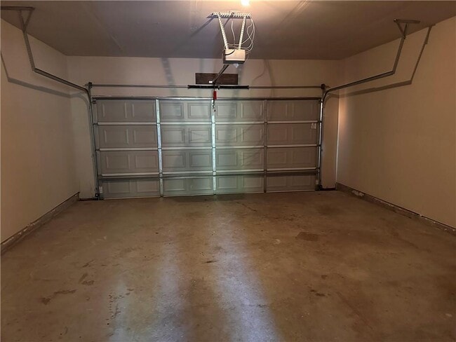 Building Photo - 305 Hulan Way