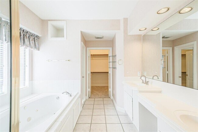 Building Photo - 12207 Salmon Creek