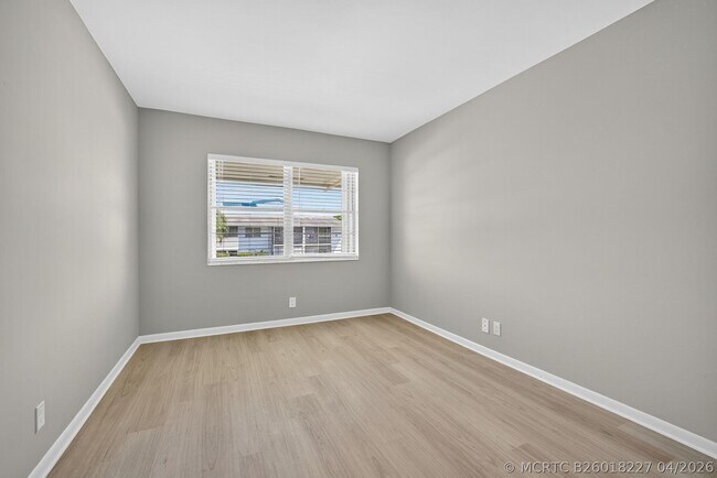 Building Photo - 42 Easthampton B