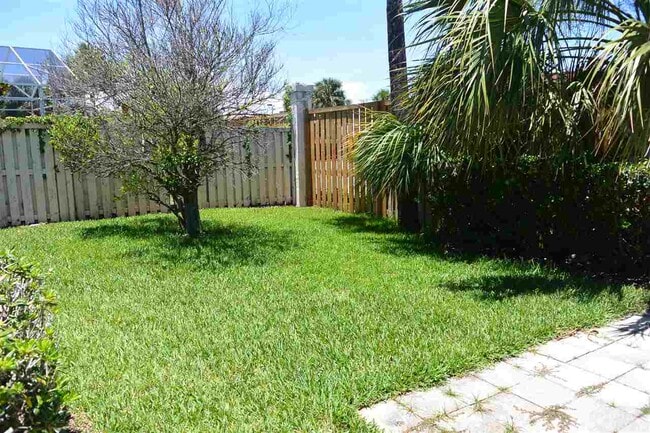 Building Photo - 100 Sea Garden Ct