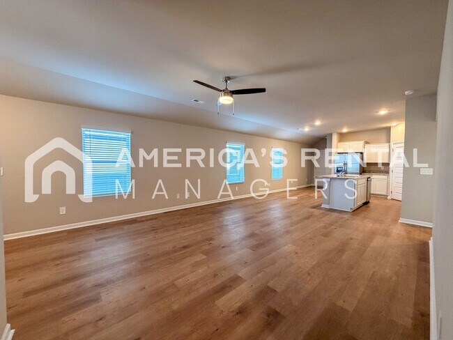 Building Photo - Modern Comfort Awaits in Mize Meadows Brand New Construction with Open Floor Plan!