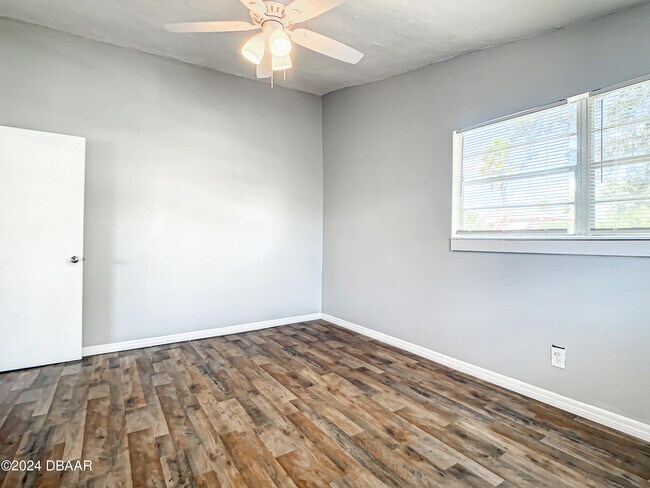 Building Photo - 152 Ponce De Leon Dr