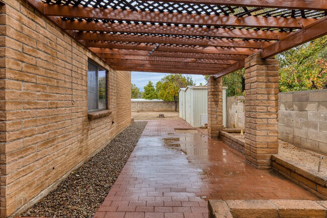 Building Photo - 7711 E 39th St