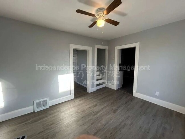 Building Photo - 200 E 31st St