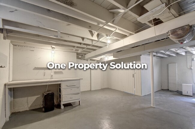 Building Photo - 4854 Jefferson St