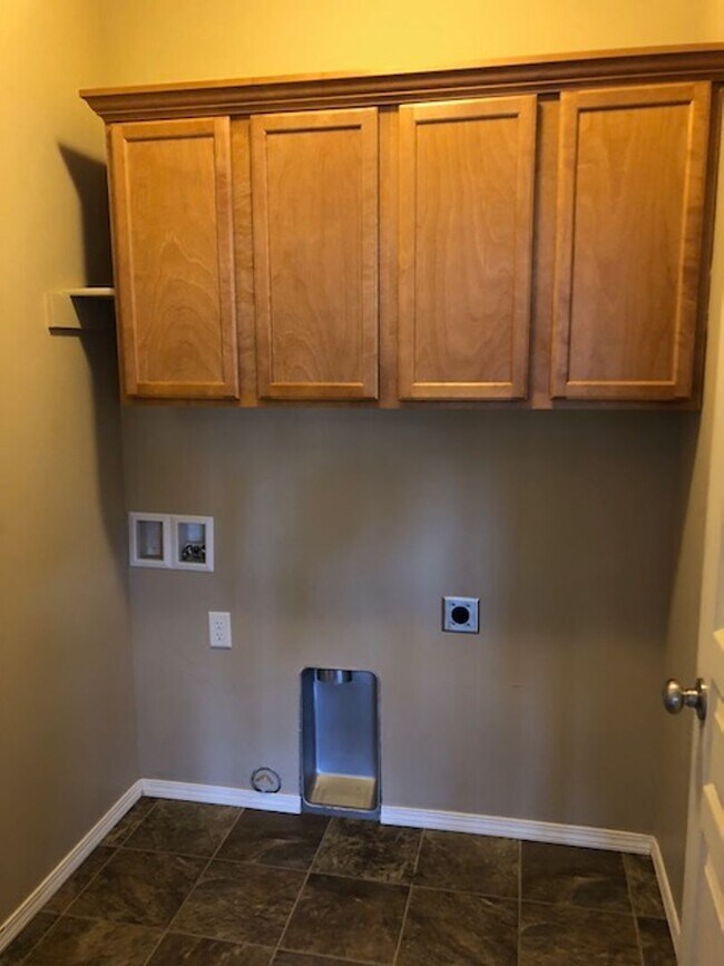 Building Photo - 110 Bull Frog Dr