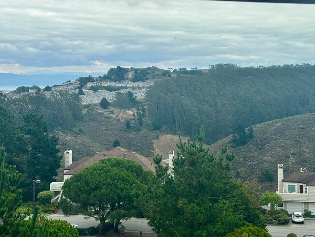 Building Photo - 741 Pointe Pacific Dr