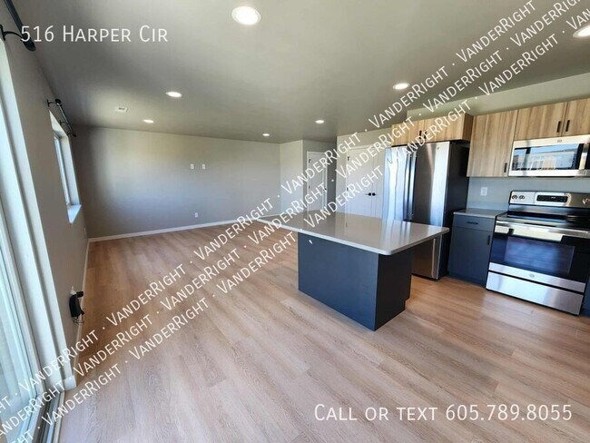 Building Photo - 516 Harper Cir