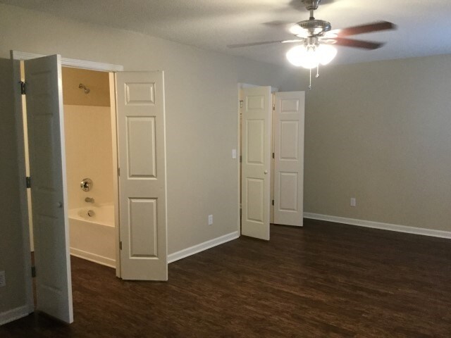 Building Photo - 332 Aberdeen Cir
