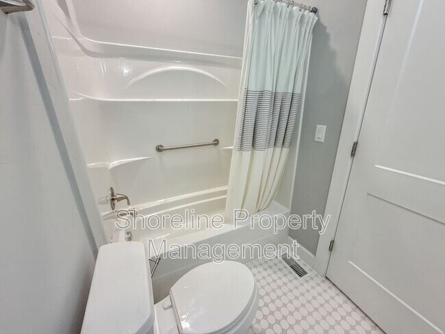 Building Photo - 18165 N Midland Blvd