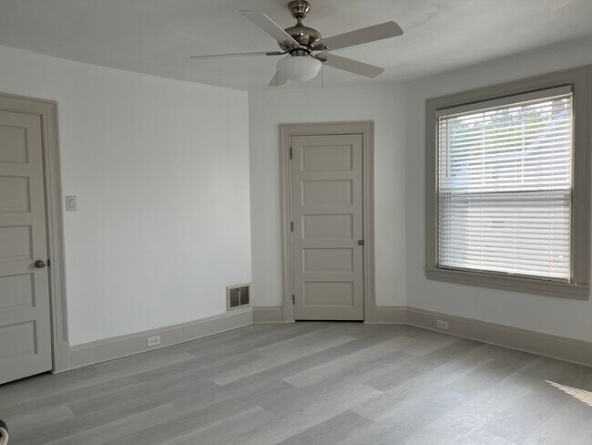 Master Bedroom - 402 Brandon St