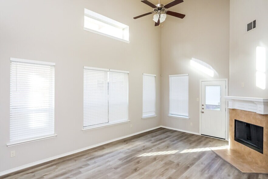 Building Photo - 313 Haywood Cir