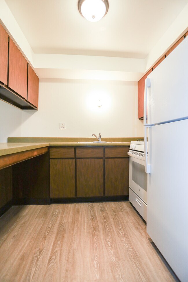 Building Photo - 126 W Washington St