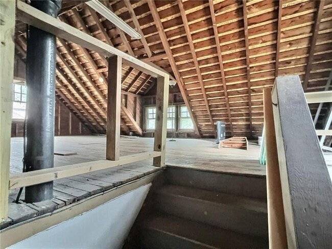 Building Photo - 350 Augustine St