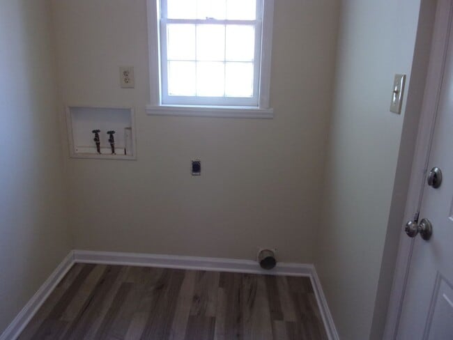 Building Photo - Cute House with Large Backyard and Deck