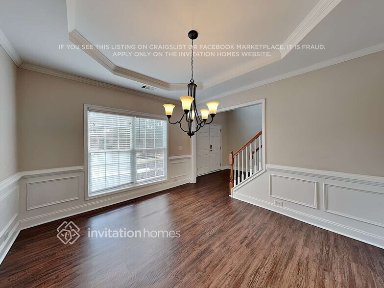 Building Photo - 625 Excalibur Ct SE